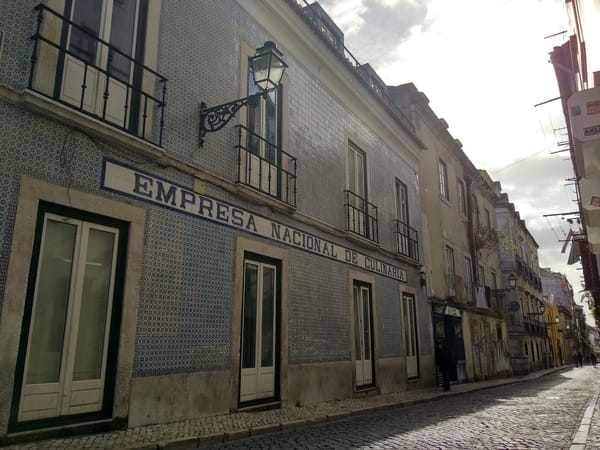 Lisbon for Smartphone Addicts